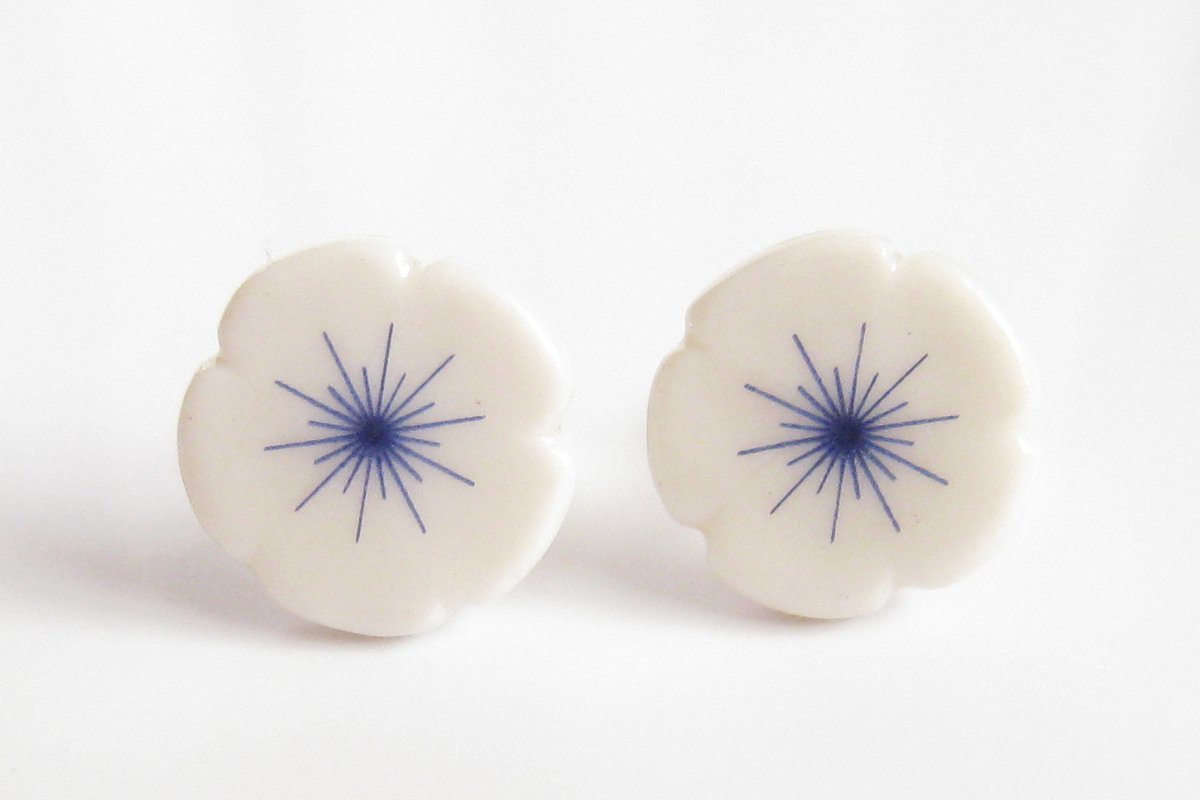 Anne Black アンヌ・ブラック | flower スタッドピアス – Anne